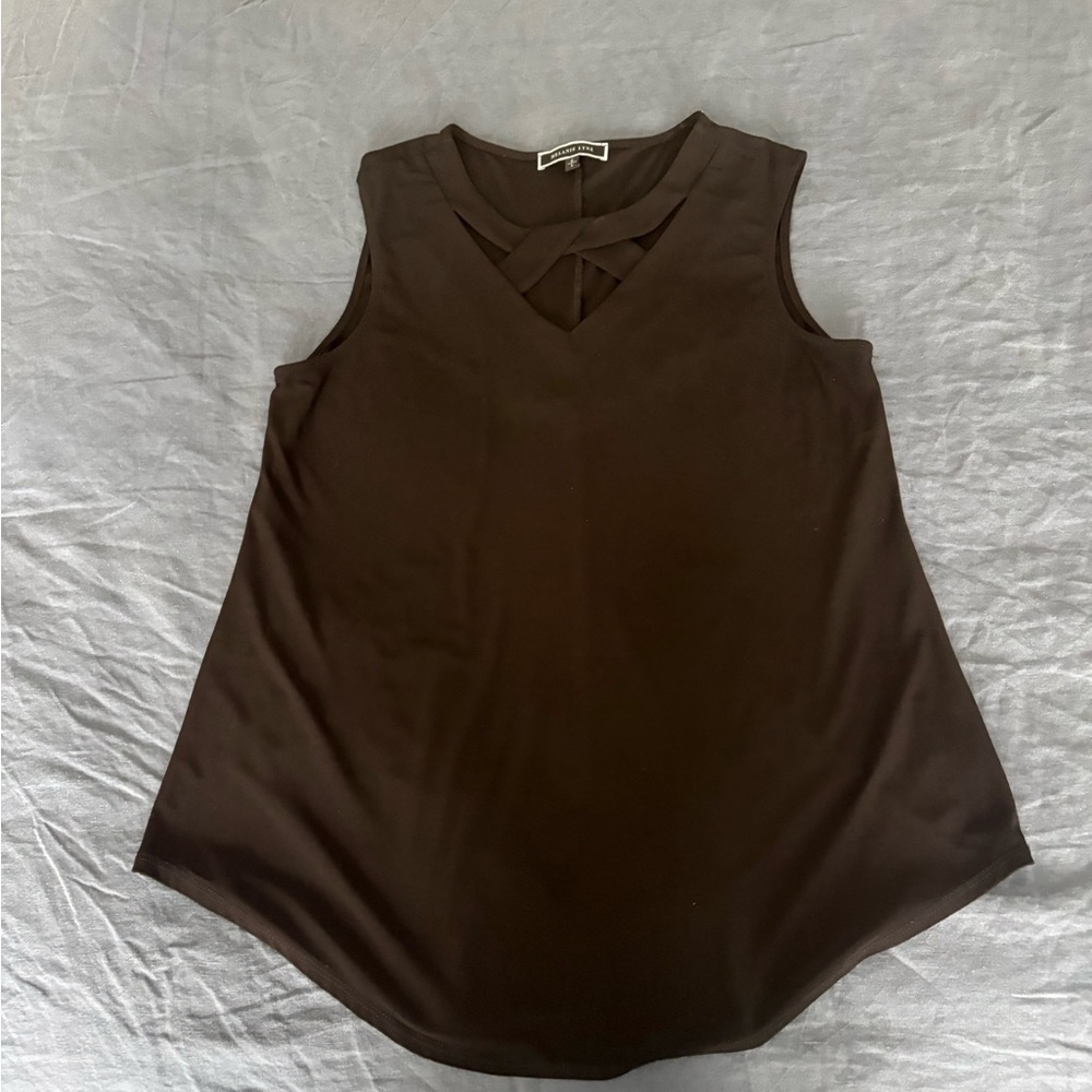 Twist-Front V-Neck Sleeveless Tank Top - Black